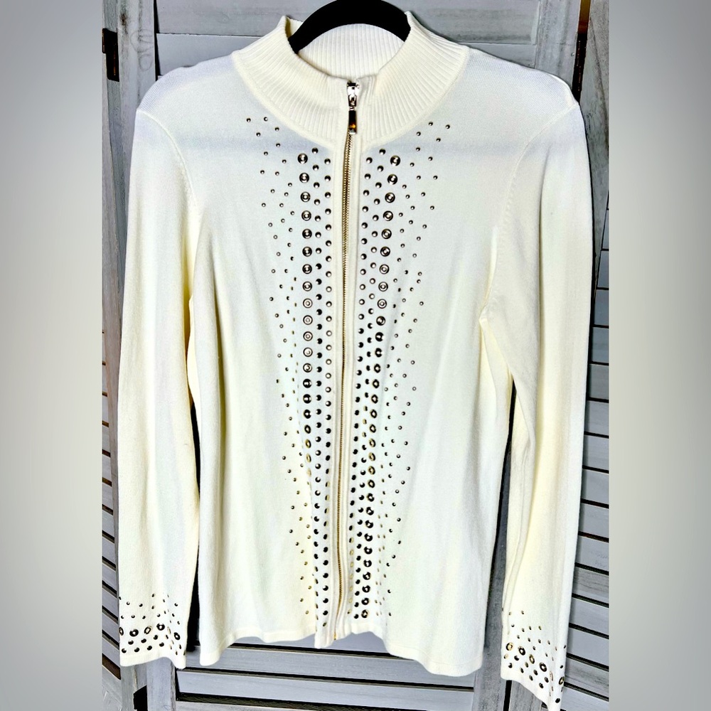 🤩 NEW ITEM! Fontana Ivory with Gold Accents zip Up Cardigan